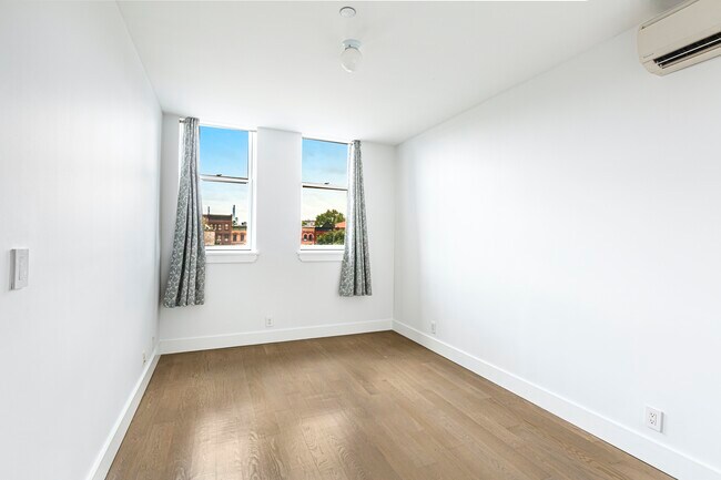Building Photo - Stunning Harlem One Bed