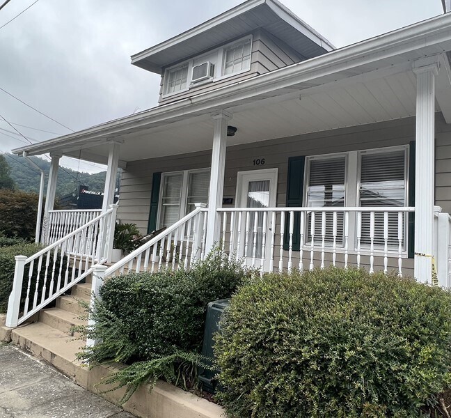 106 Williamson St, Pikeville, KY 41501 House Rental in Pikeville, KY