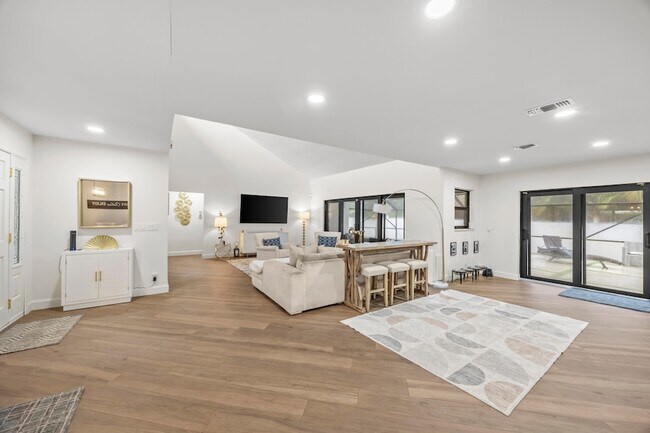 Foto del edificio - 845 NE Mulberry Dr