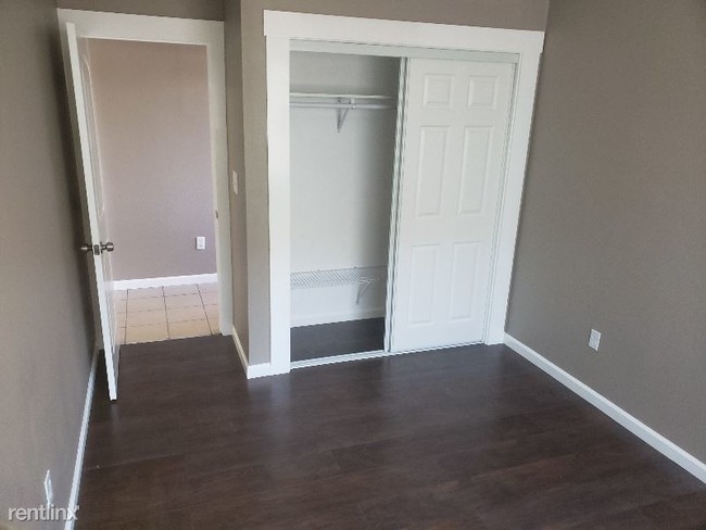 Building Photo - 3 br, 1 bath Apartment - 1308 51st Ave