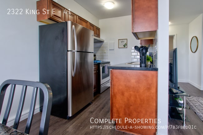 Building Photo - Renovated 1 Bedroom in Glenview West, Elev...
