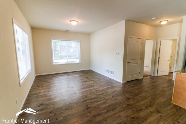 Building Photo - Fremont 4-Plex