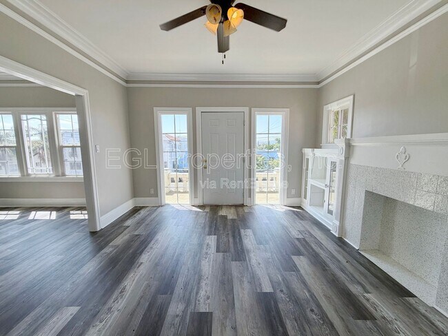 Building Photo - 804 Forest Ave