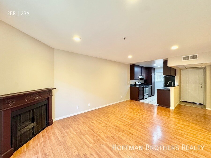 Foto principal - 8722 Burton Way