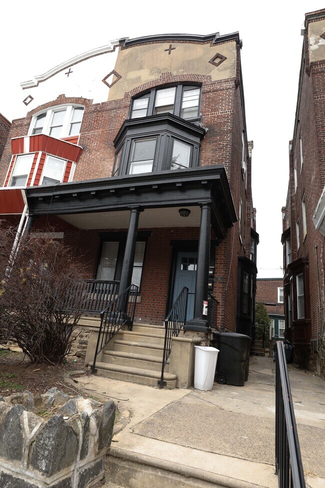 Building Photo - 141 Manheim St.