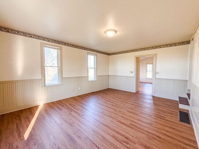 Foto del edificio - 3 bedroom, 2 bathroom Quiet Retreat With Scenic Views-Mansfield, Illinois