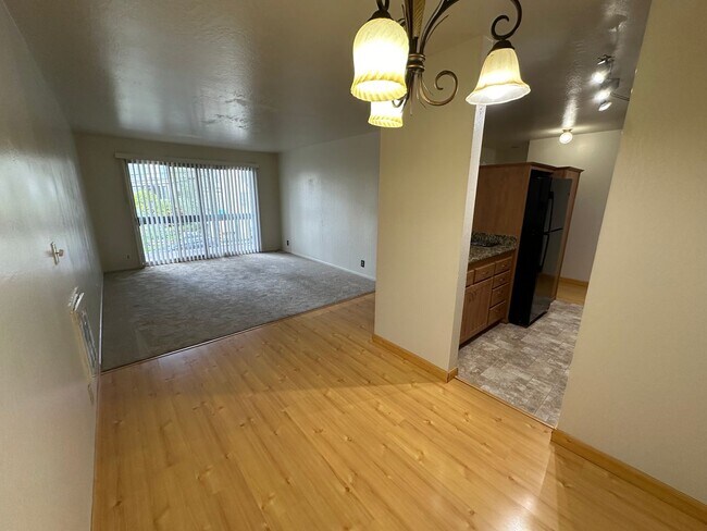 Foto del edificio - Spacious 1 Bedroom near Lake Merritt! FIRS...