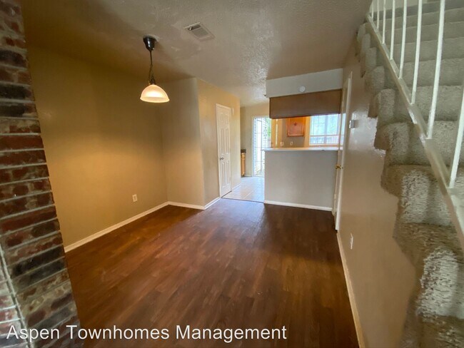 Building Photo - 2 br, 1.5 bath House - 2195 Aspen Street