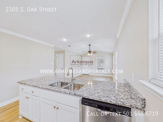 Foto del edificio - 2305 S Oak St