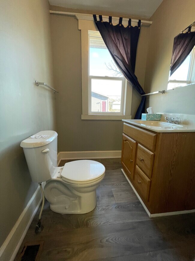 Foto del edificio - 235 N Oxford St