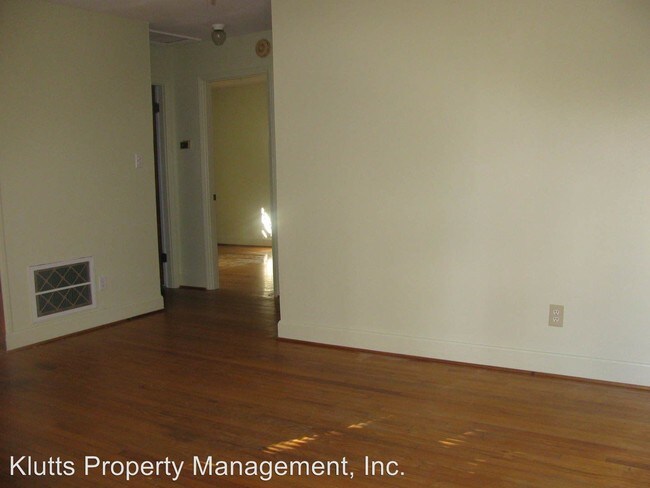 Foto del edificio - 3025 Amity Garden Ct