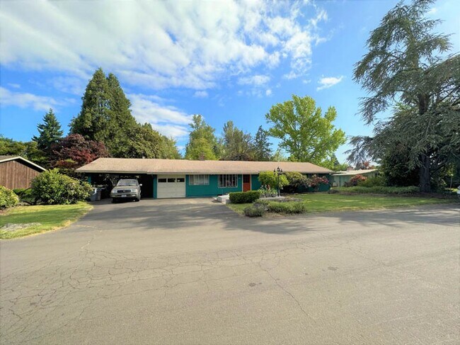 Foto del edificio - Amazing 3 bed 2 bath