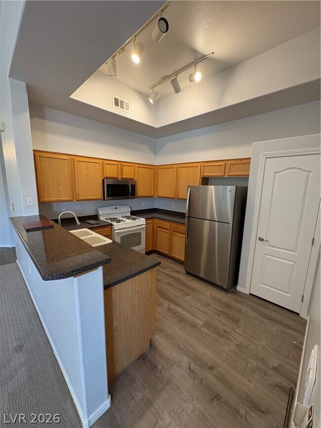 Foto del edificio - 2305 W Horizon Ridge Pkwy