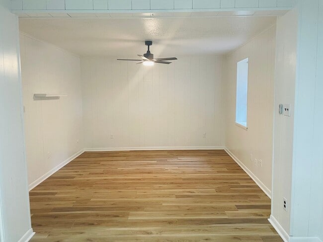 Building Photo - CROSS ST APARTMENTS