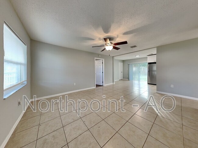 Building Photo - 3201 Delray Dr