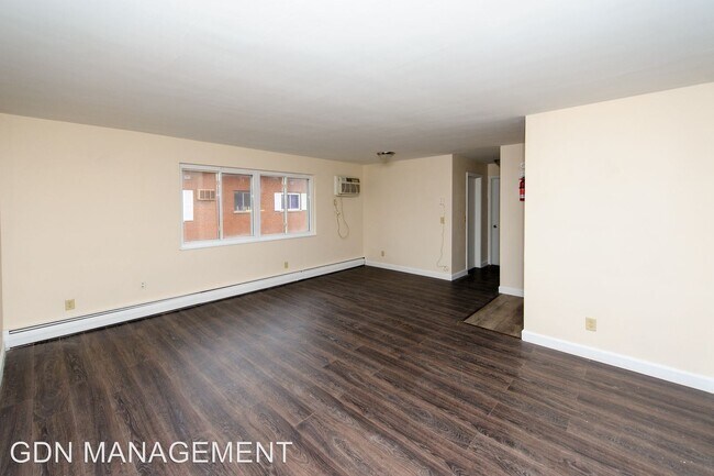 Building Photo - 469 Olden Ave