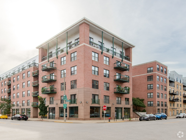 Jefferson Block Exterior - Jefferson Block Apartments