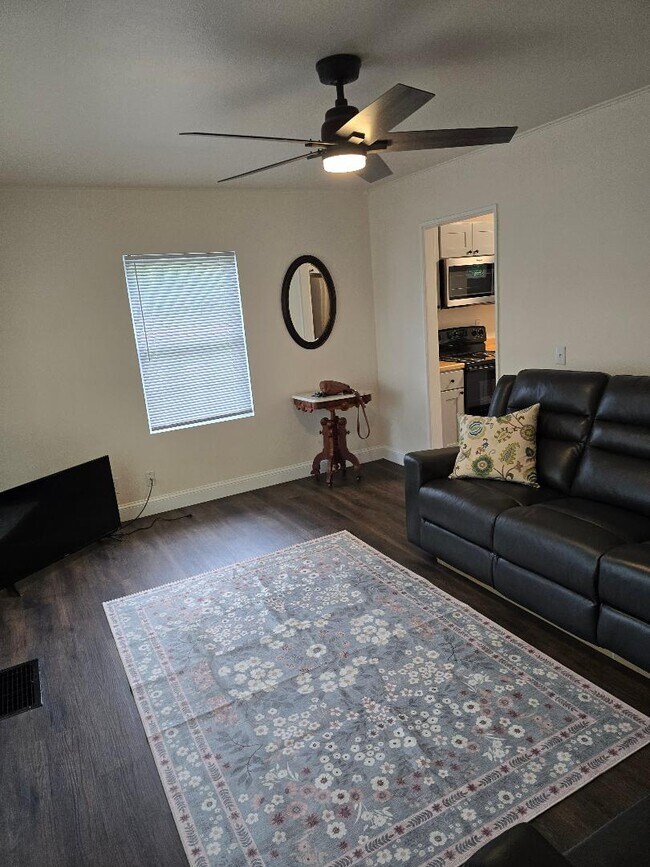 Building Photo - 4105 S Westnedge Ave