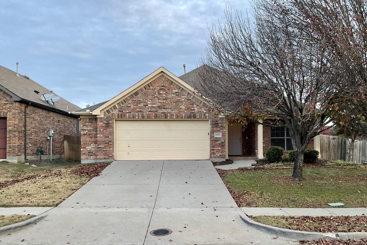 Primary Photo - 3300 Westview Dr
