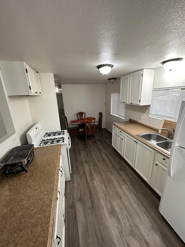 Foto principal - 4486 E Crystal Dr
