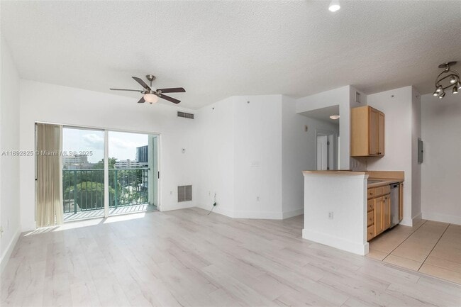Building Photo - 6001 SW 70th St