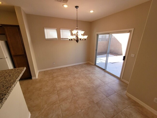 Foto del edificio - Immaculate 3 Bedroom Home in a Gated Commu...