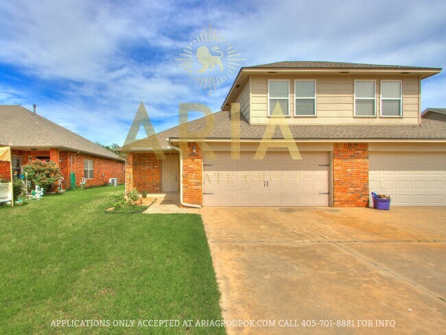 Building Photo - Spacious 4 Bed/2 Bath Duplex Home in Musta...