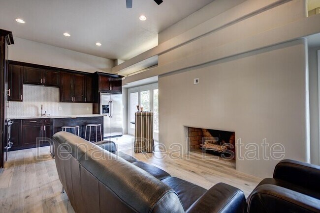 Building Photo - 15615 Chicory Dr