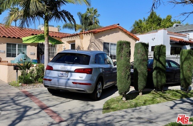 Primary Photo - 715 N Formosa Ave