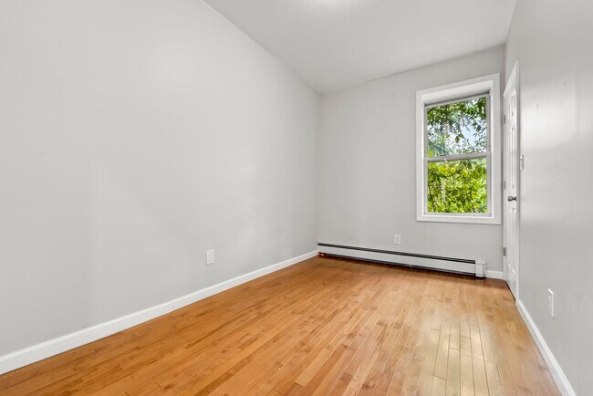 Foto del edificio - 142 West Side Ave