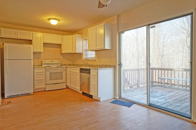 Building Photo - 30 Aventura Ct