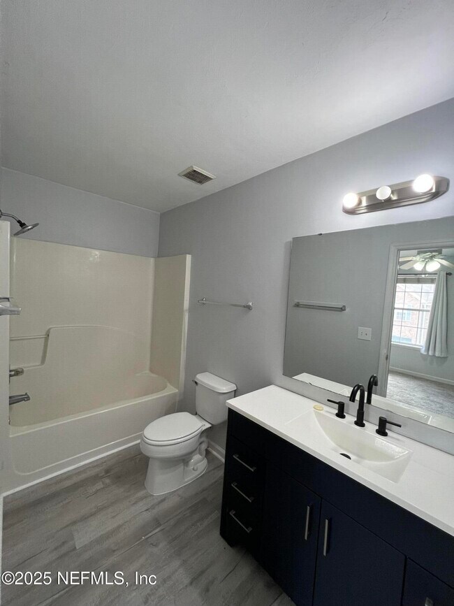 Foto del edificio - 3057 Camelliawood Cir E