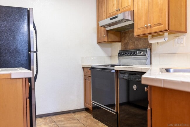 Building Photo - 9750 Mesa Springs Way
