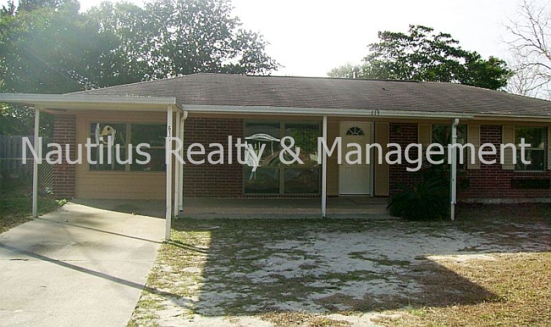 Primary Photo - 619 Barton Ave