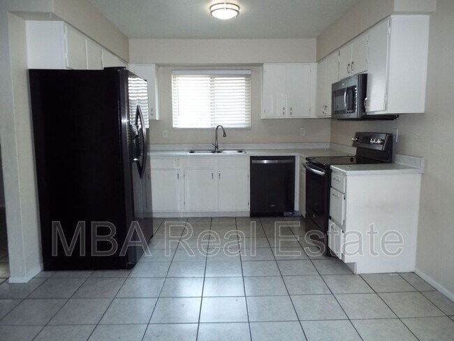 Foto del edificio - 3150 E Cicero St
