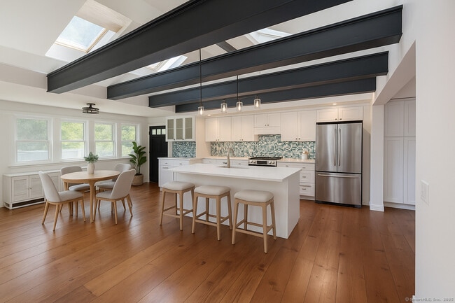 Foto del edificio - 11 Pond Circle Rd