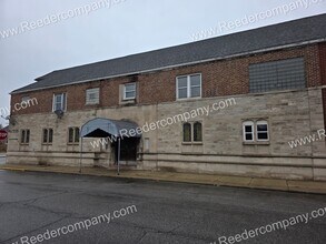 Building Photo - 4947 Northcote Ave