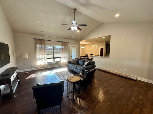 Foto del edificio - 405 Woodlawn Dr