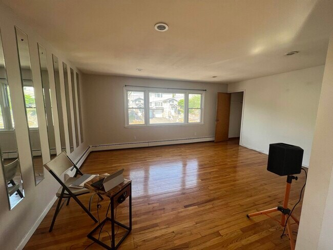 Foto del edificio - 1211 51st St