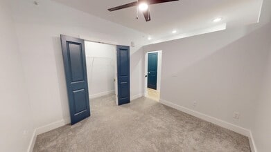 Diamond Bedroom - Factory 52 Apartments