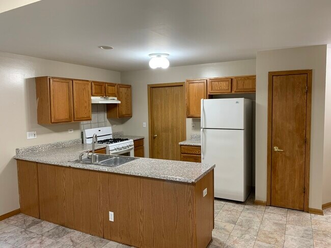 Building Photo - 818 Park Bluff Cir