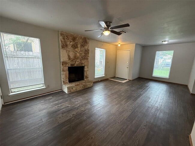 Building Photo - 7601 St Amant Pl