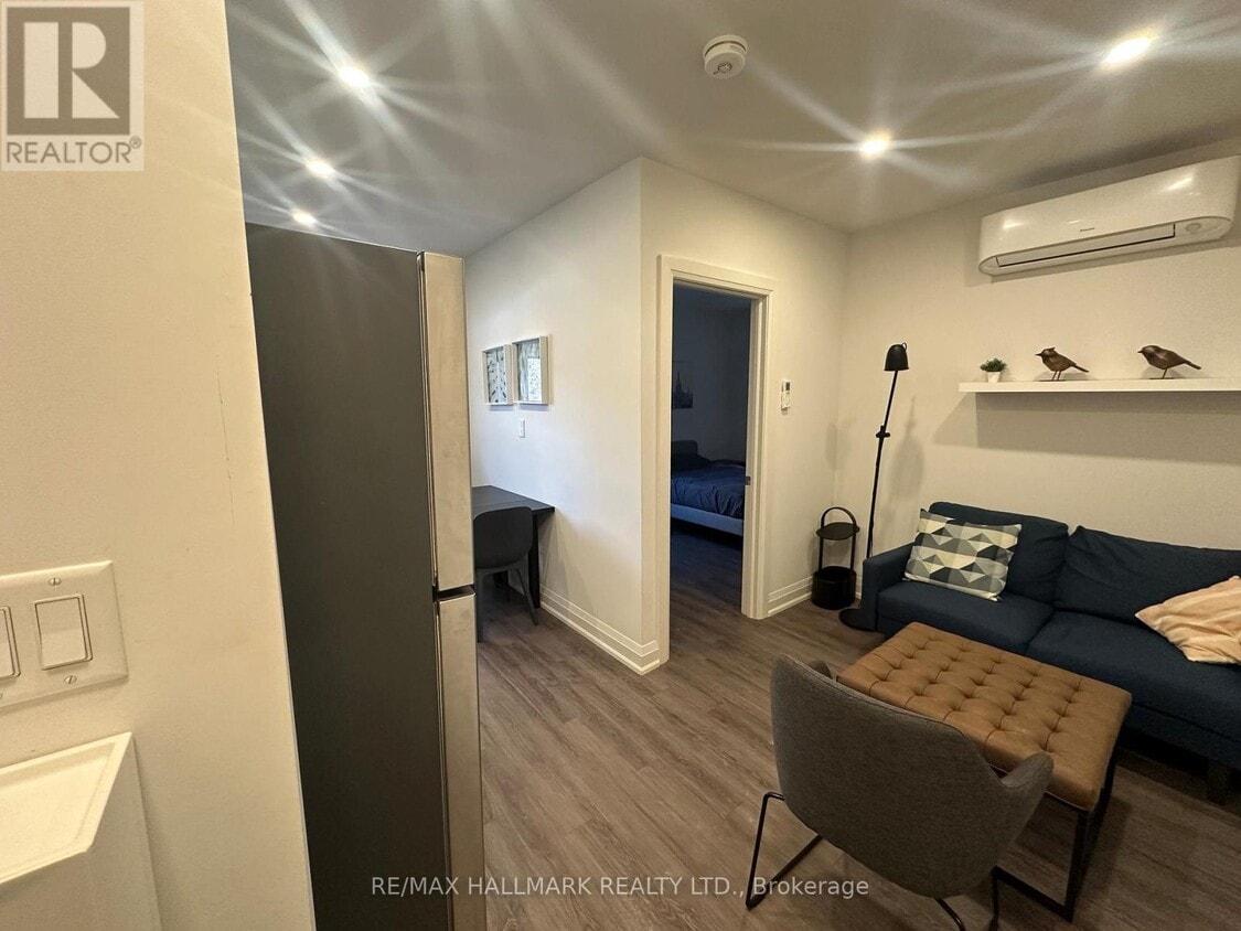 Photo principale - 595-595 St Clair Ave W