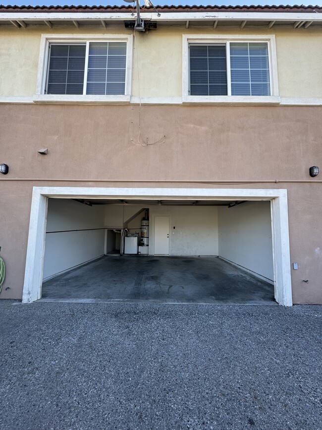 Private Garage - 3613 Nye Ave