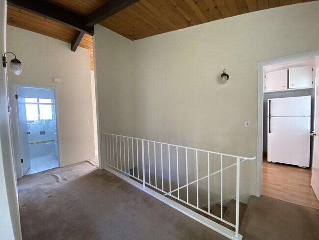 Building Photo - 318 Corte Madera Ave