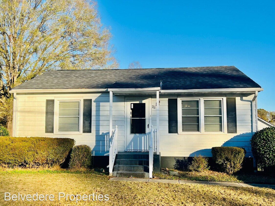 Primary Photo - 2 br, 1 bath House - 711 Marlboro St