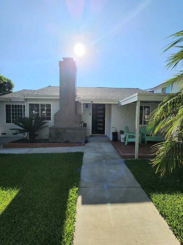 Primary Photo - Spacious North Hollywood Home with Guest S...