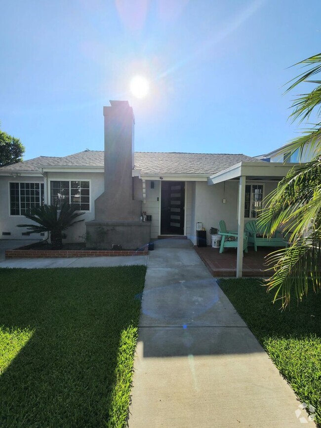 Building Photo - 5639 Willowcrest Ave