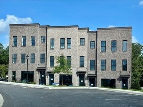 Building Photo - 913 Echo Pk Dr