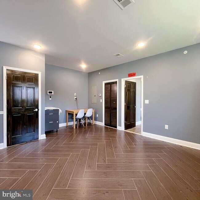 Foto del edificio - 1306-8 N Carlisle St
